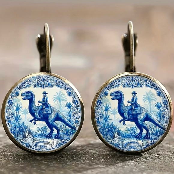 T-Rex Rider - Earrings🦖 - Picture 3 of 3